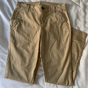 Old Navy Skinny Fit Khaki Pants size 2